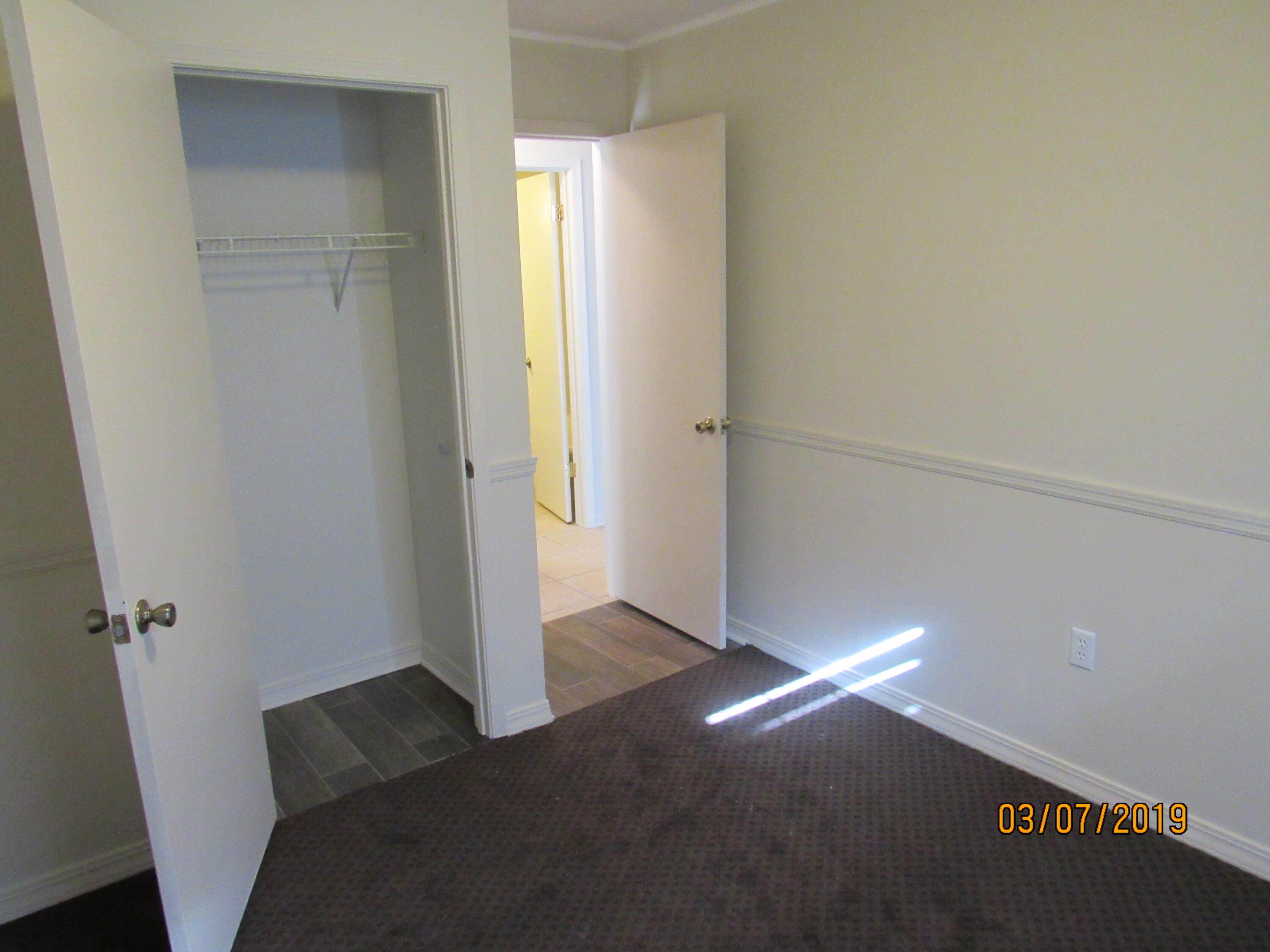 SHOAL CREEK MANOR WEST - Residential Lease