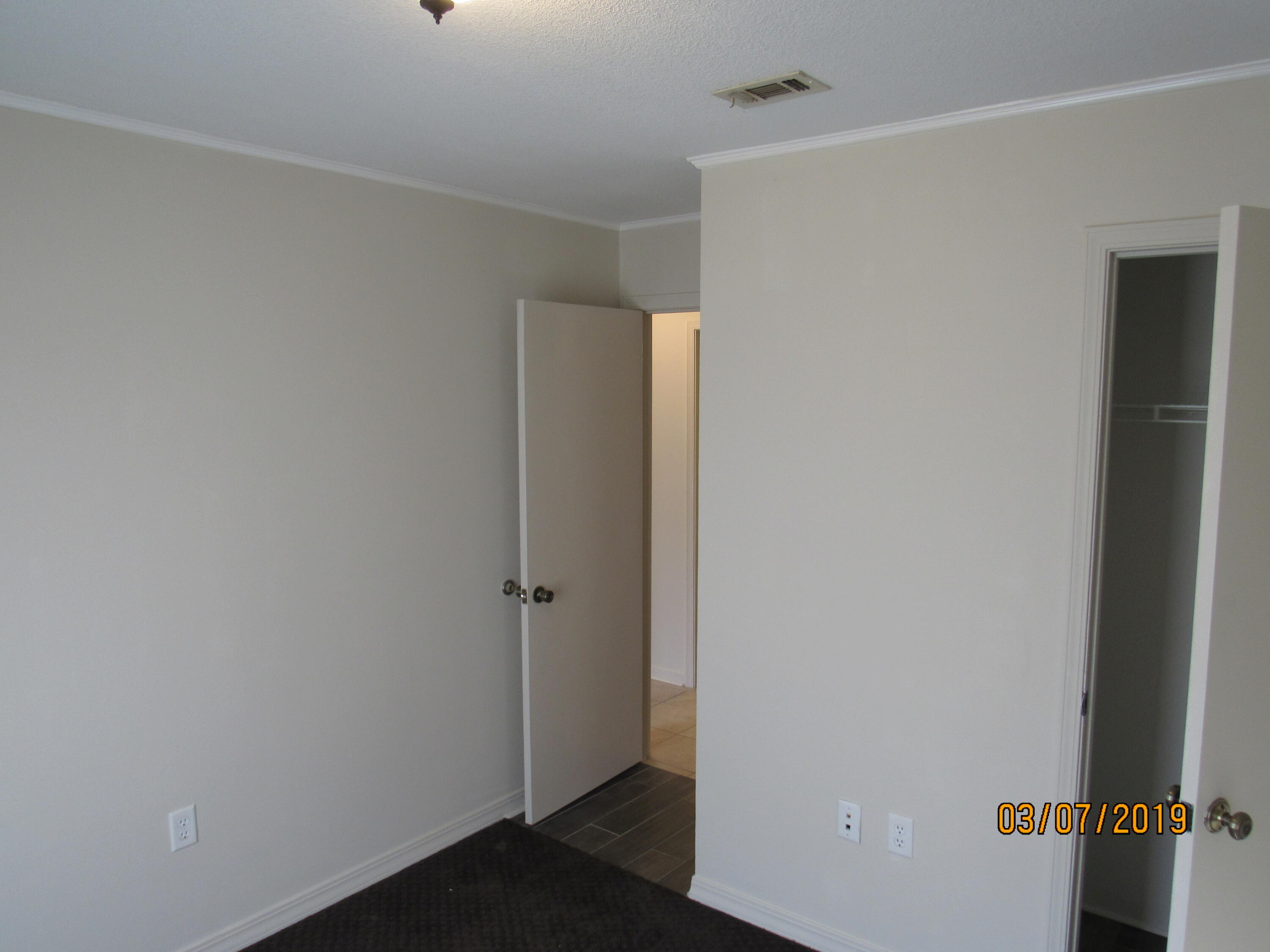 SHOAL CREEK MANOR WEST - Residential Lease