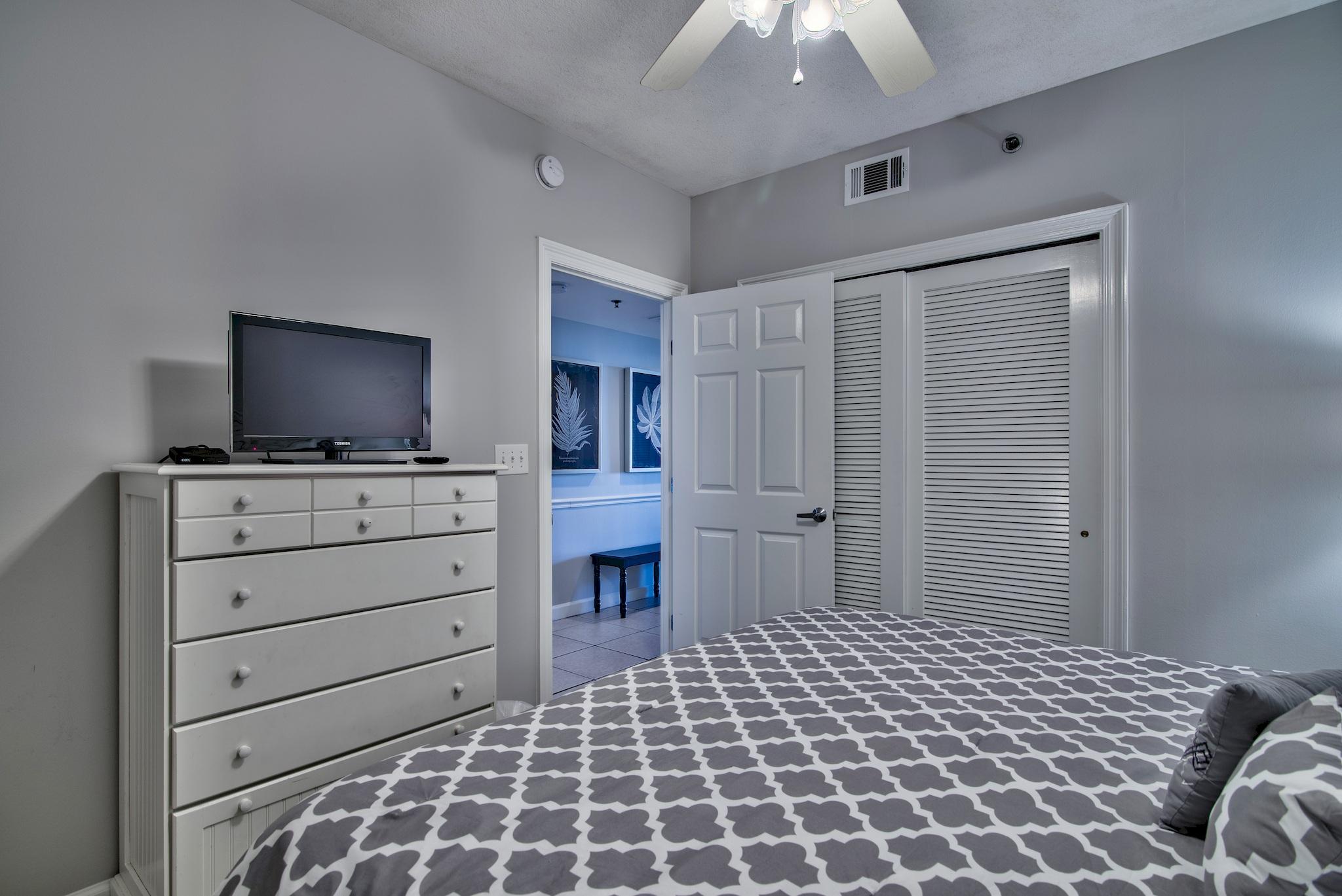 STERLING SHORES Condominium - Residential