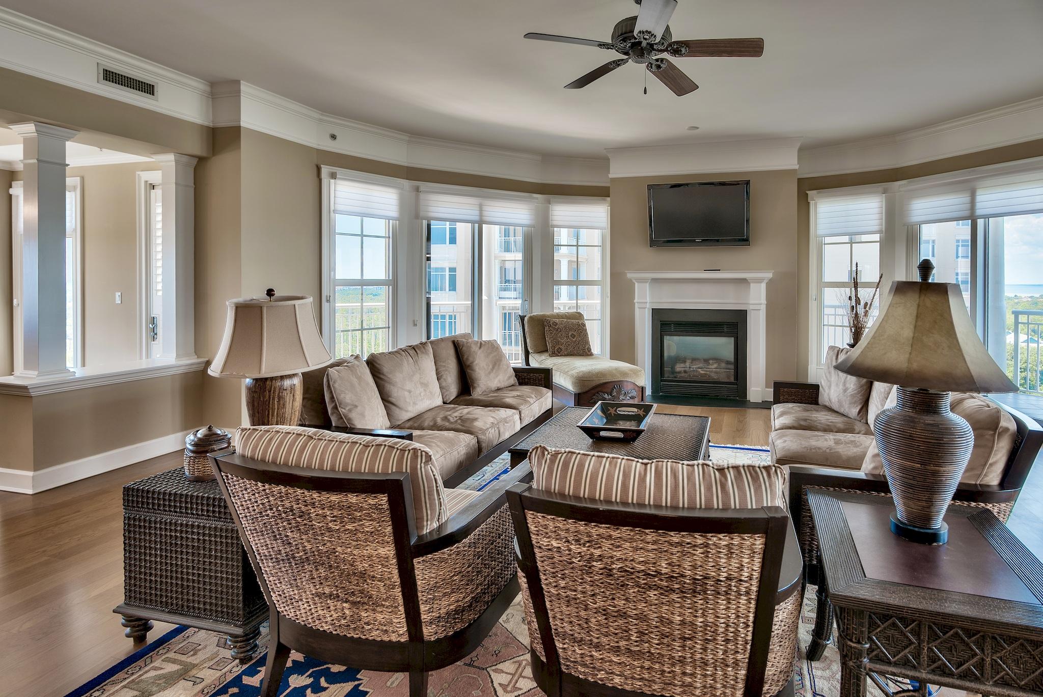 ONE WATER PLACE AT KELLY PLANTATION - Residential