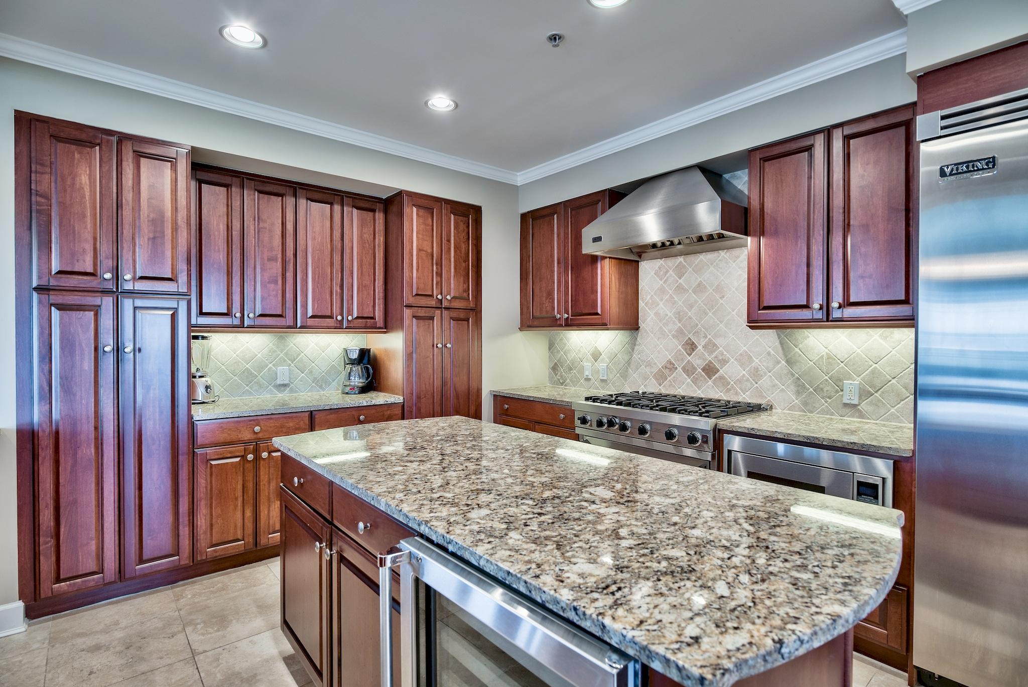 ONE WATER PLACE AT KELLY PLANTATION - Residential