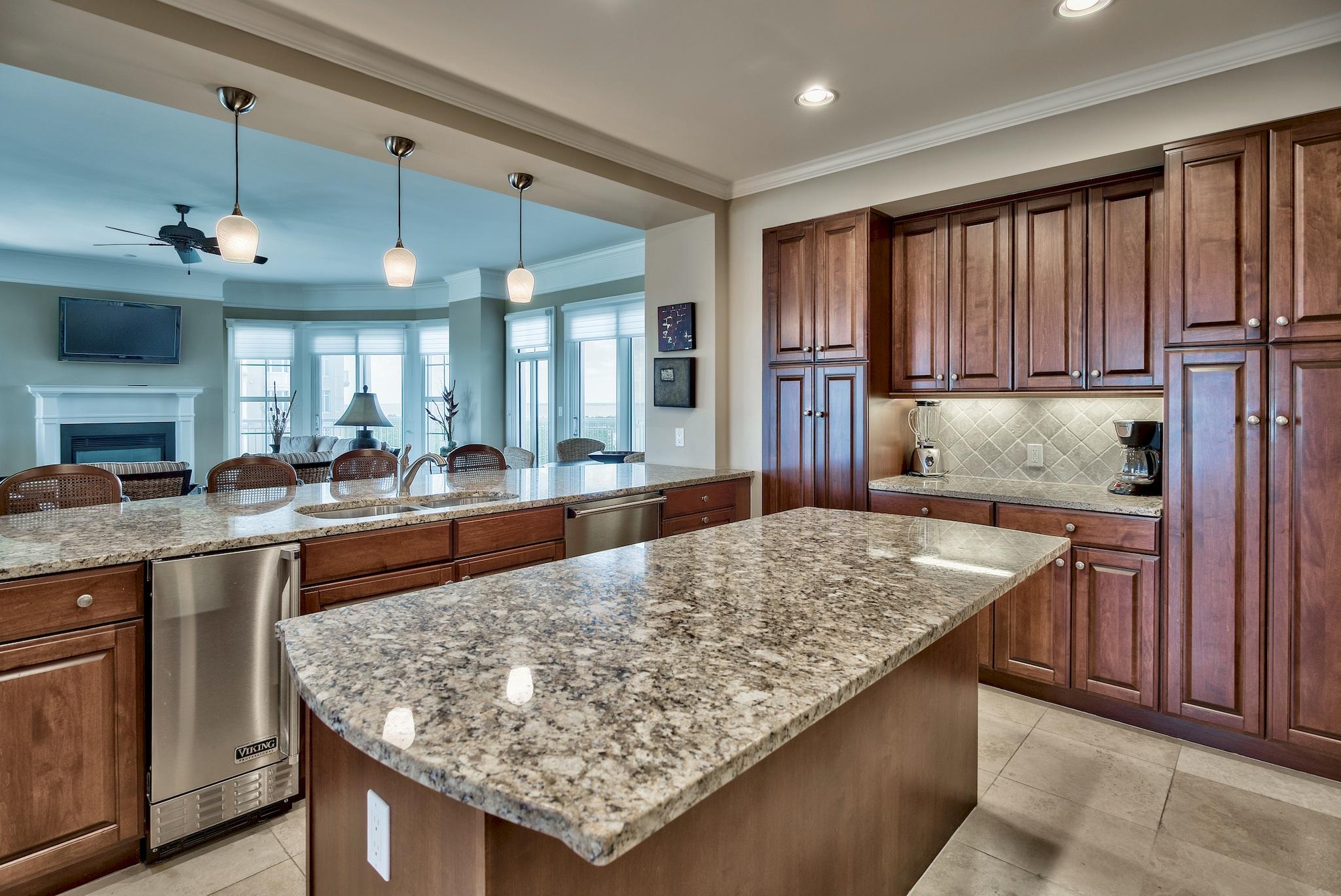 ONE WATER PLACE AT KELLY PLANTATION - Residential