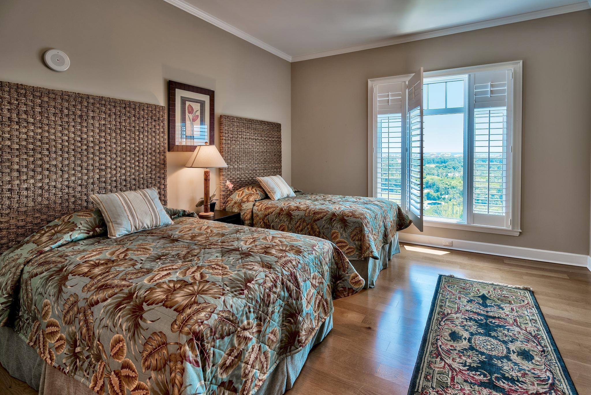 ONE WATER PLACE AT KELLY PLANTATION - Residential