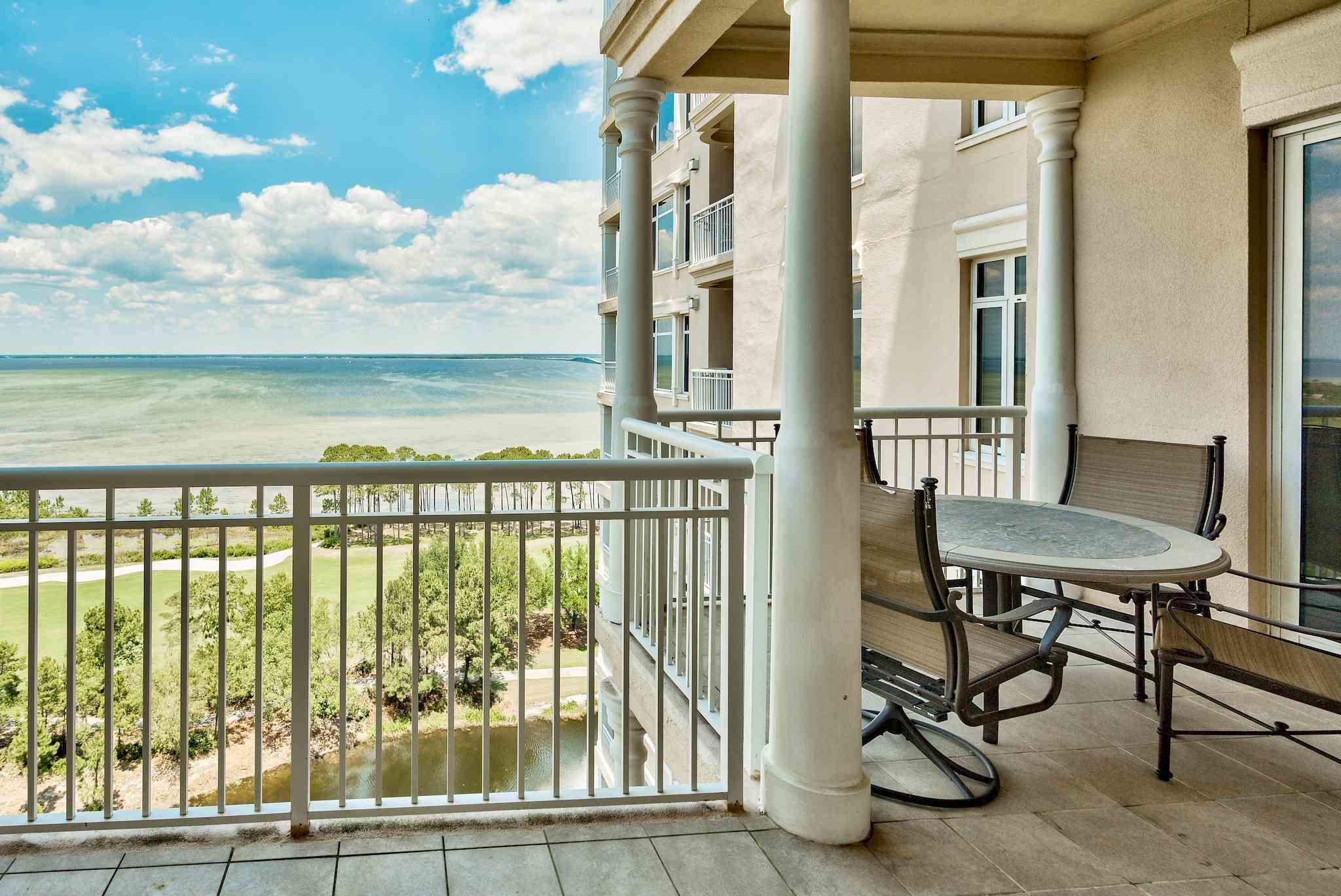 ONE WATER PLACE AT KELLY PLANTATION - Residential