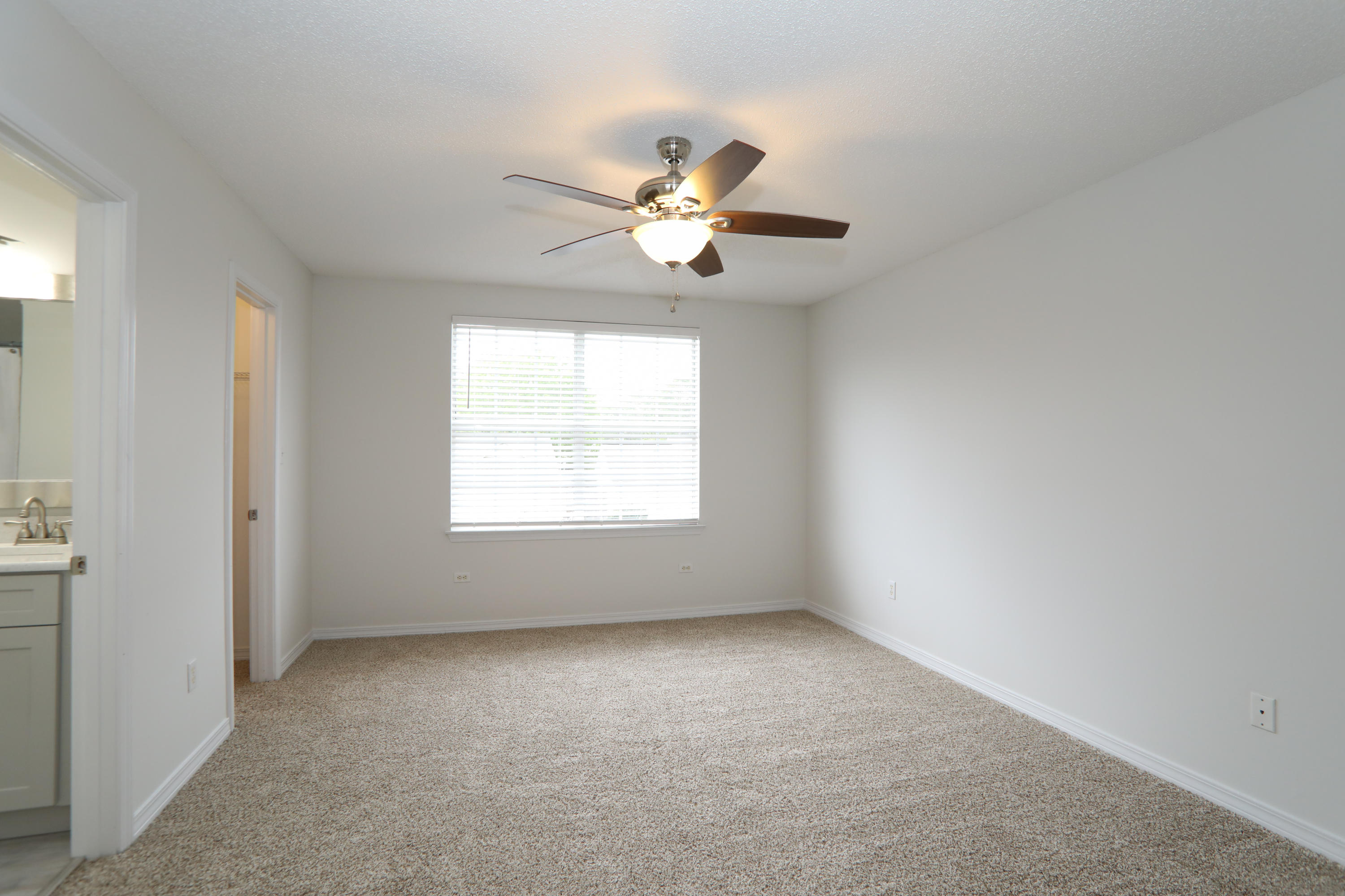 IVALEA GARDENS - Residential