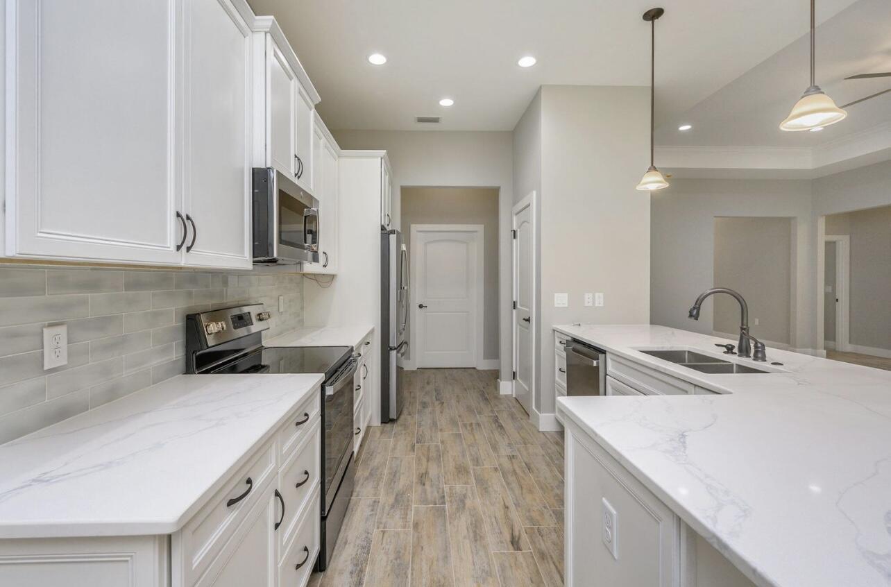 VALPARAISO PLAT 06 - Residential Lease