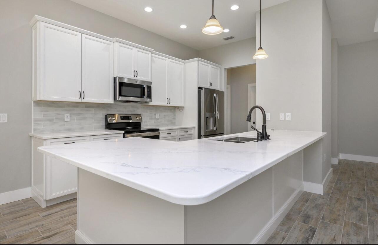 VALPARAISO PLAT 06 - Residential Lease