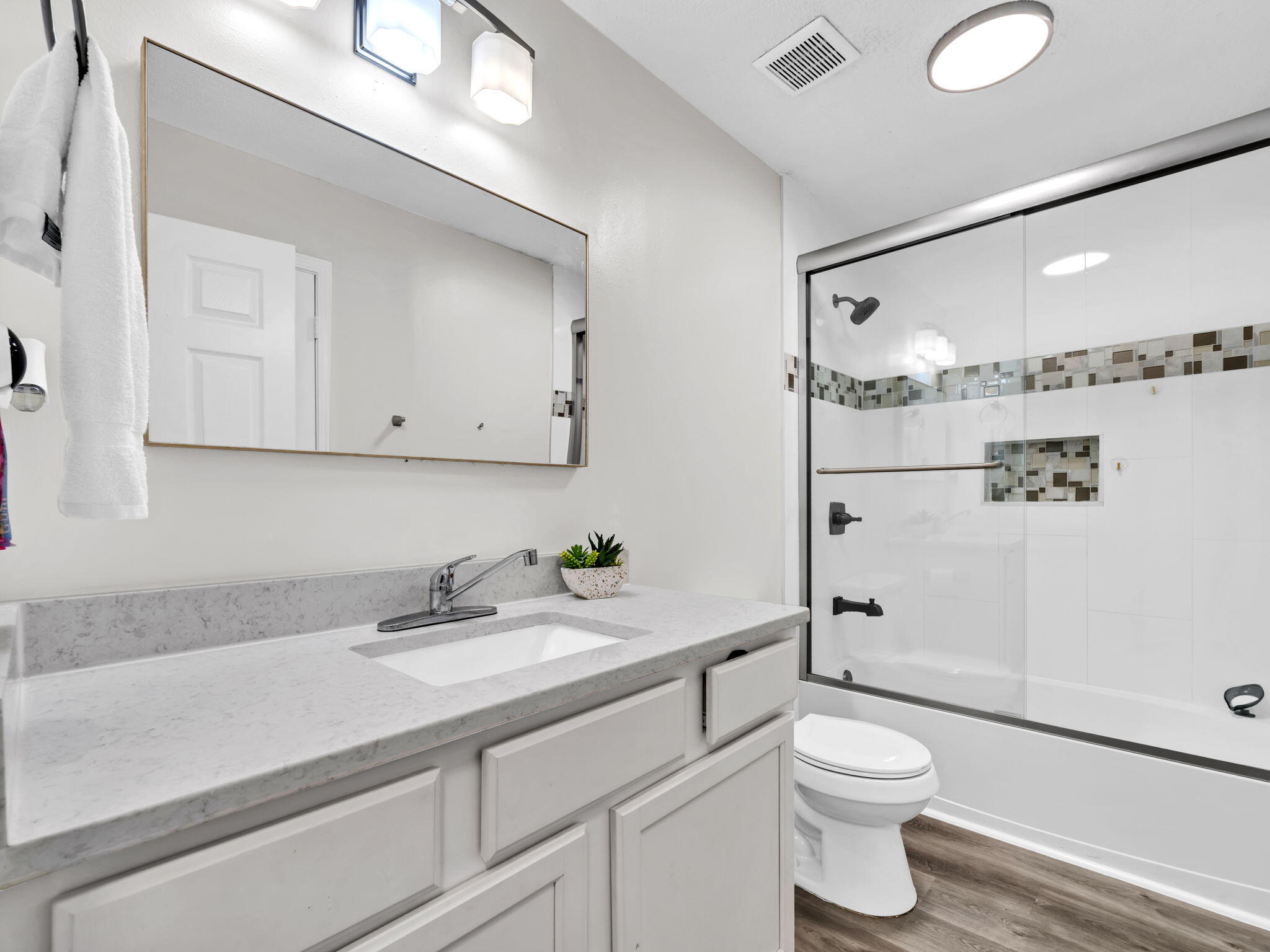 VICTORIA PK/QUAIL RN - Residential Lease