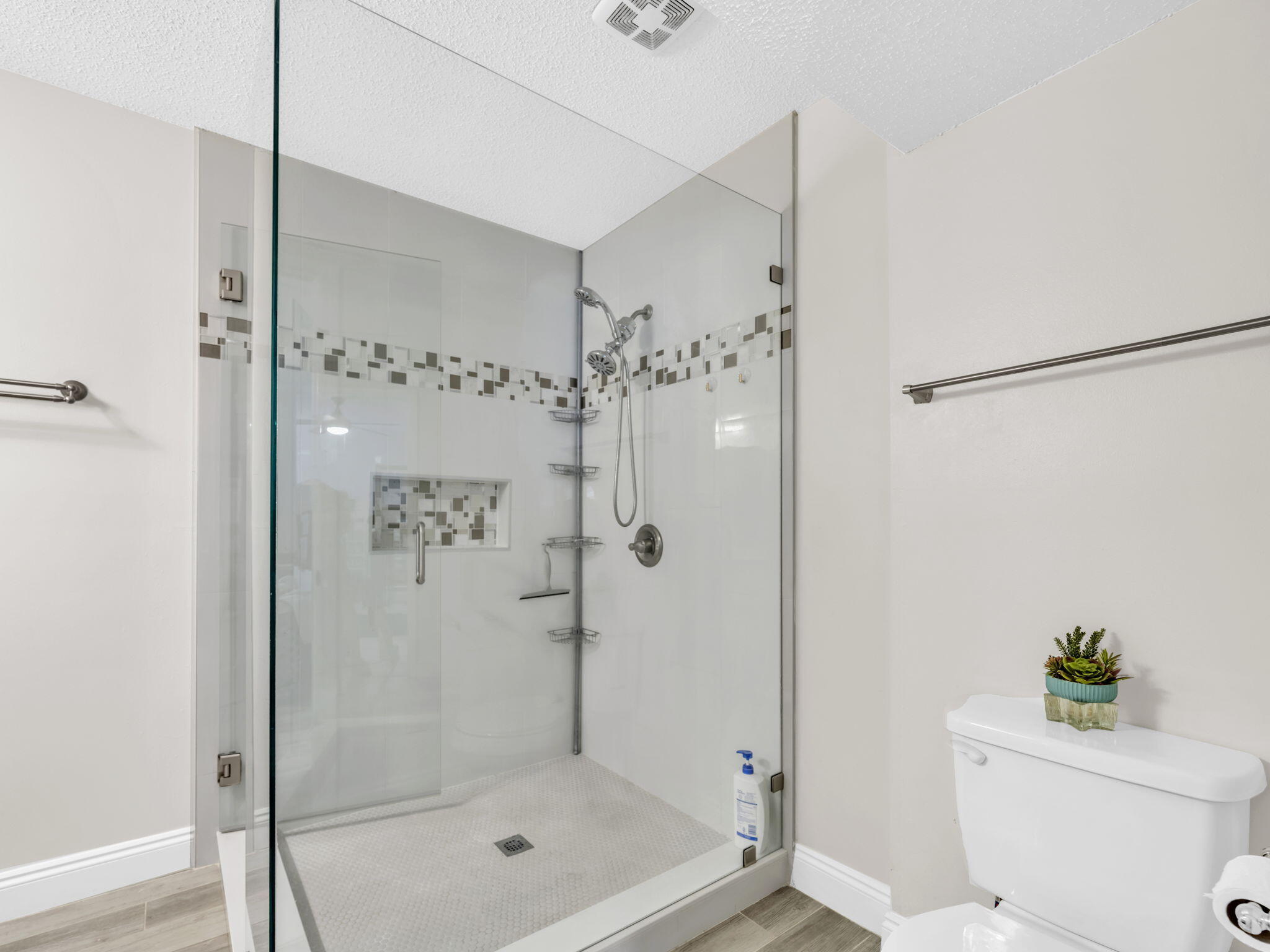 VICTORIA PK/QUAIL RN - Residential Lease