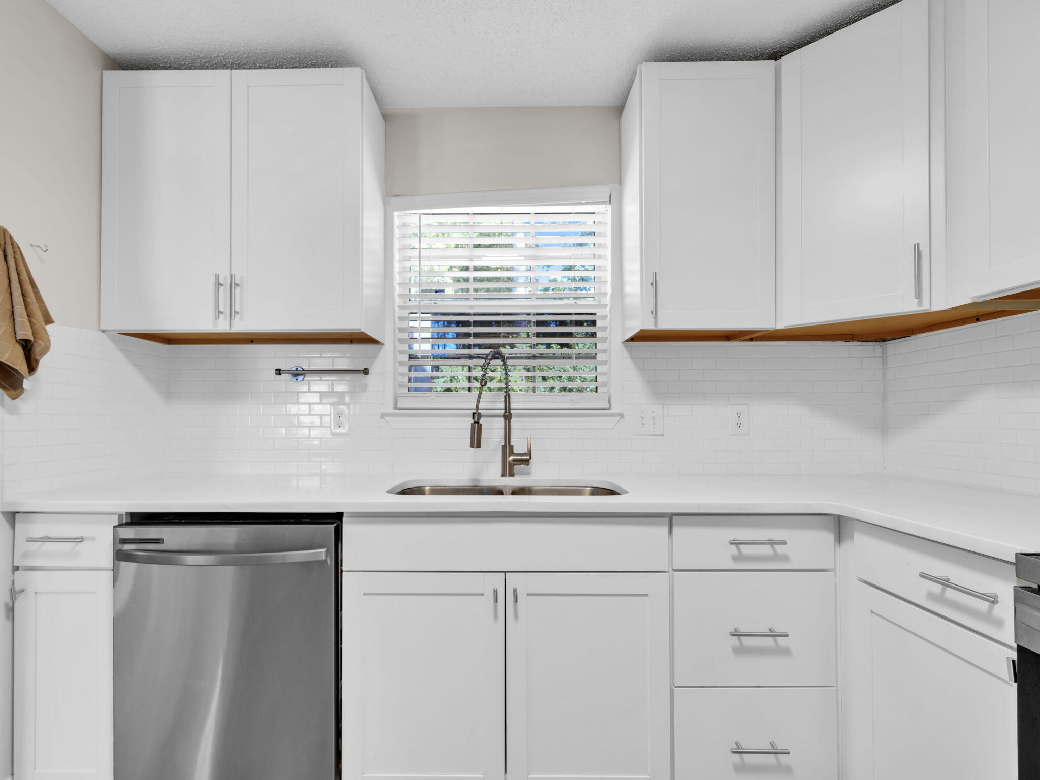 VICTORIA PK/QUAIL RN - Residential Lease
