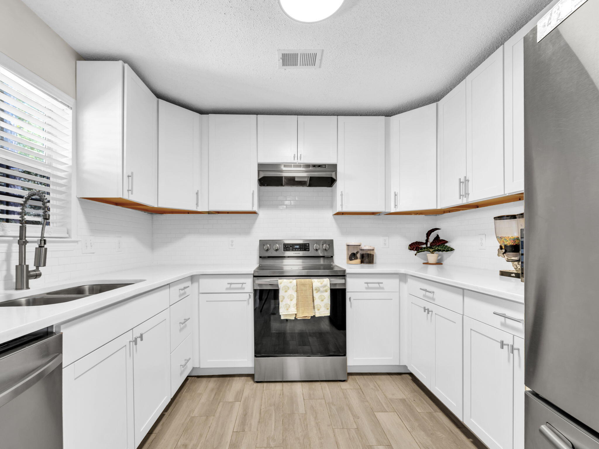 VICTORIA PK/QUAIL RN - Residential Lease
