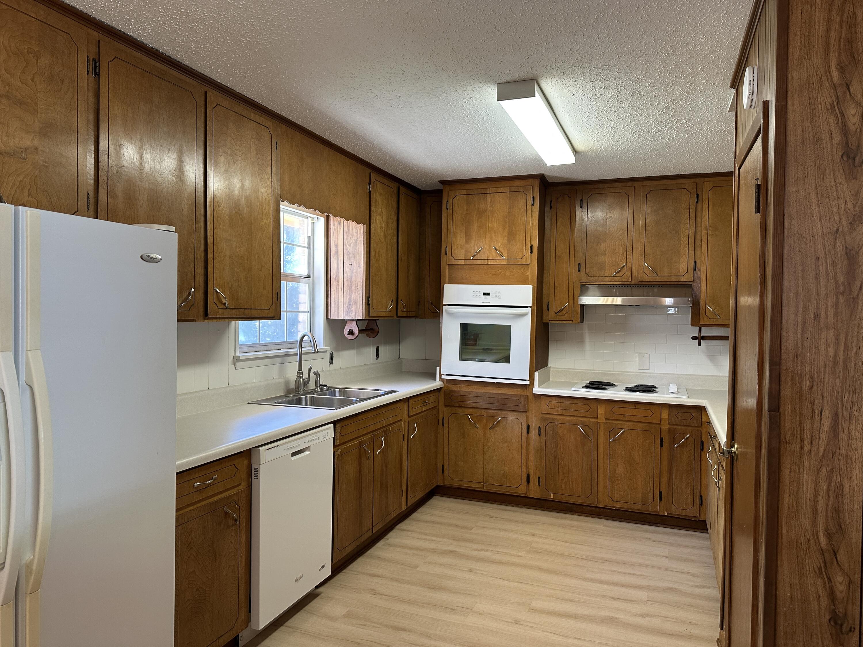 CRESTVIEW - Residential Lease