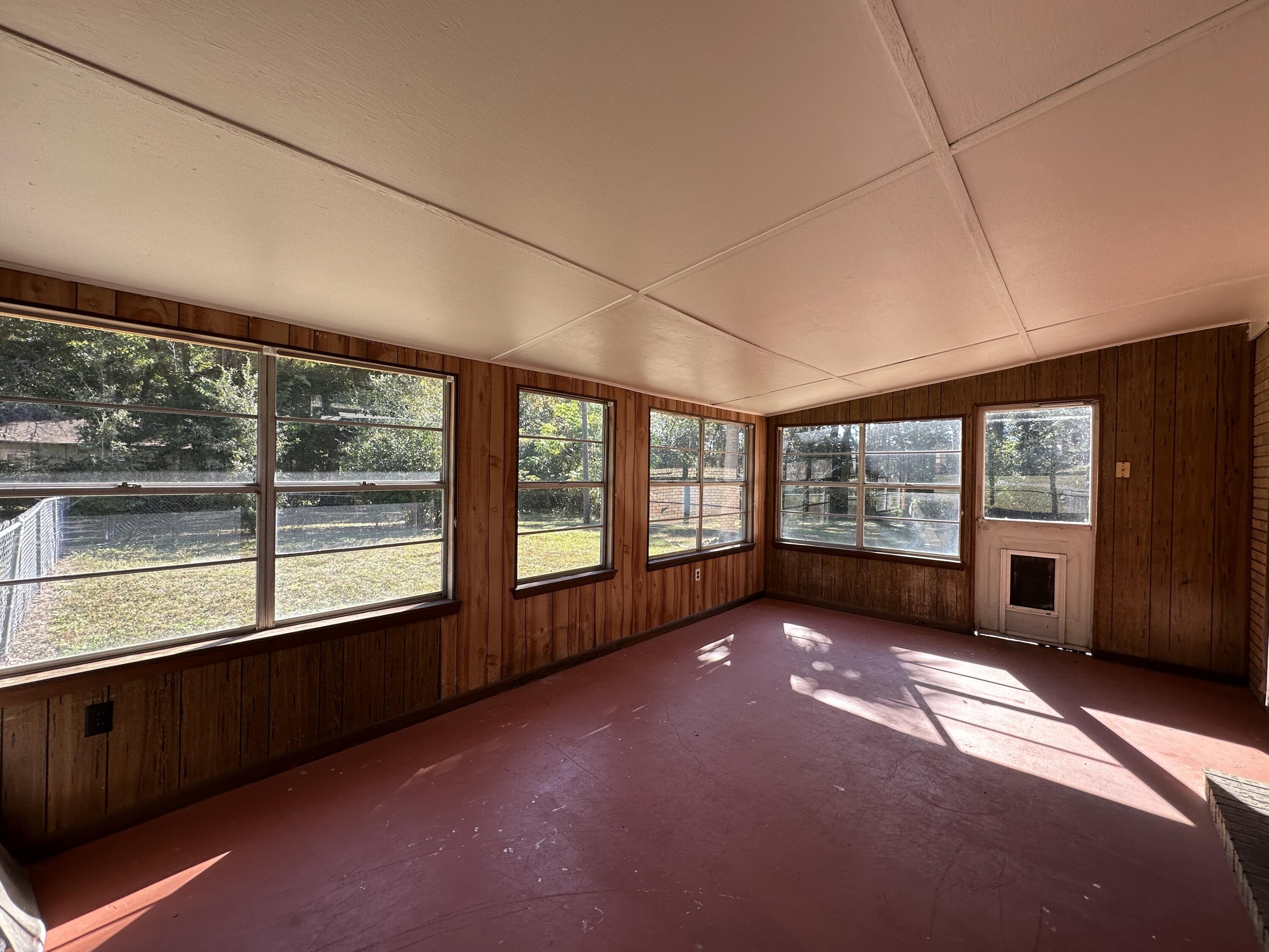 CRESTVIEW - Residential Lease