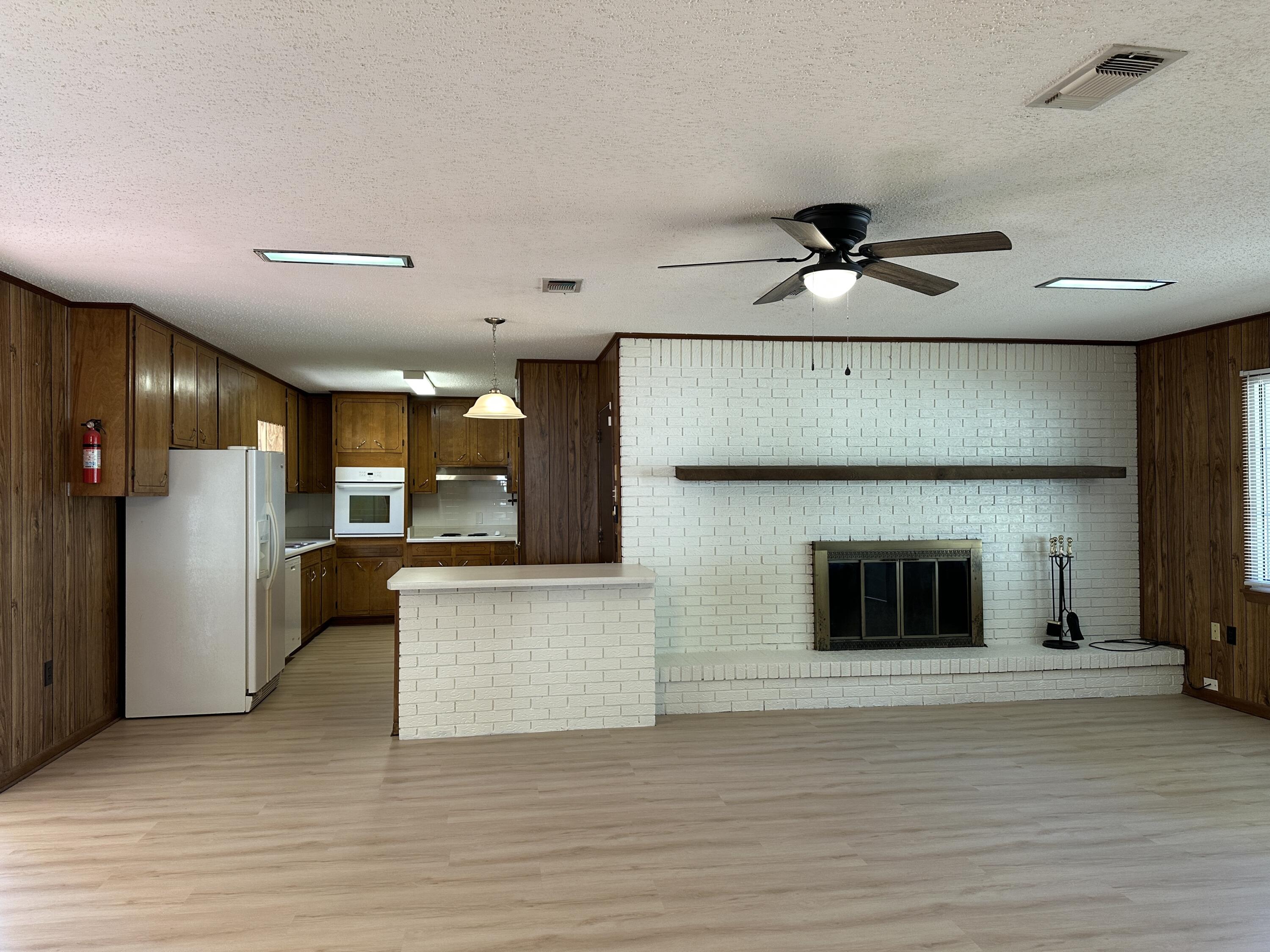 CRESTVIEW - Residential Lease