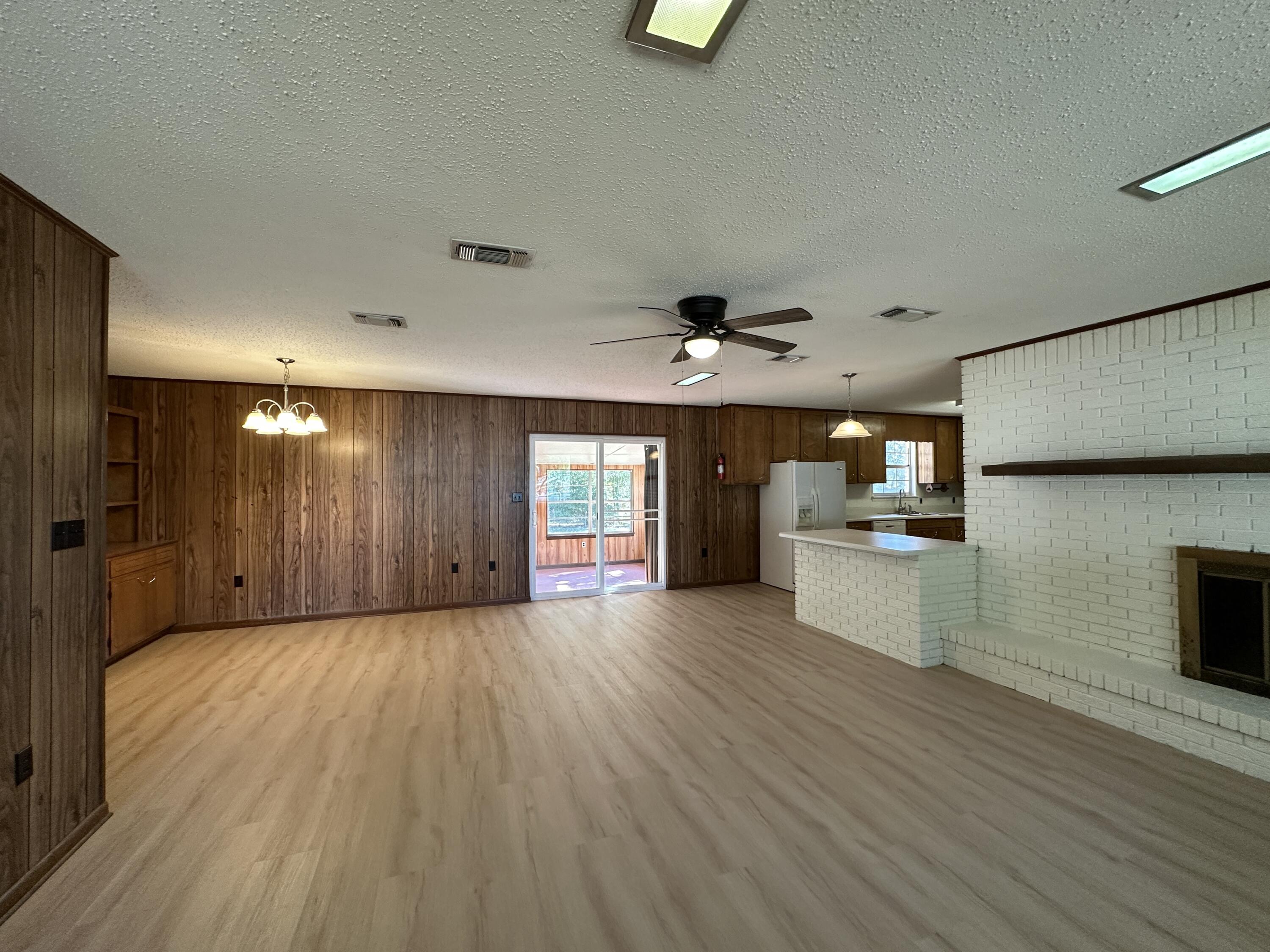 CRESTVIEW - Residential Lease