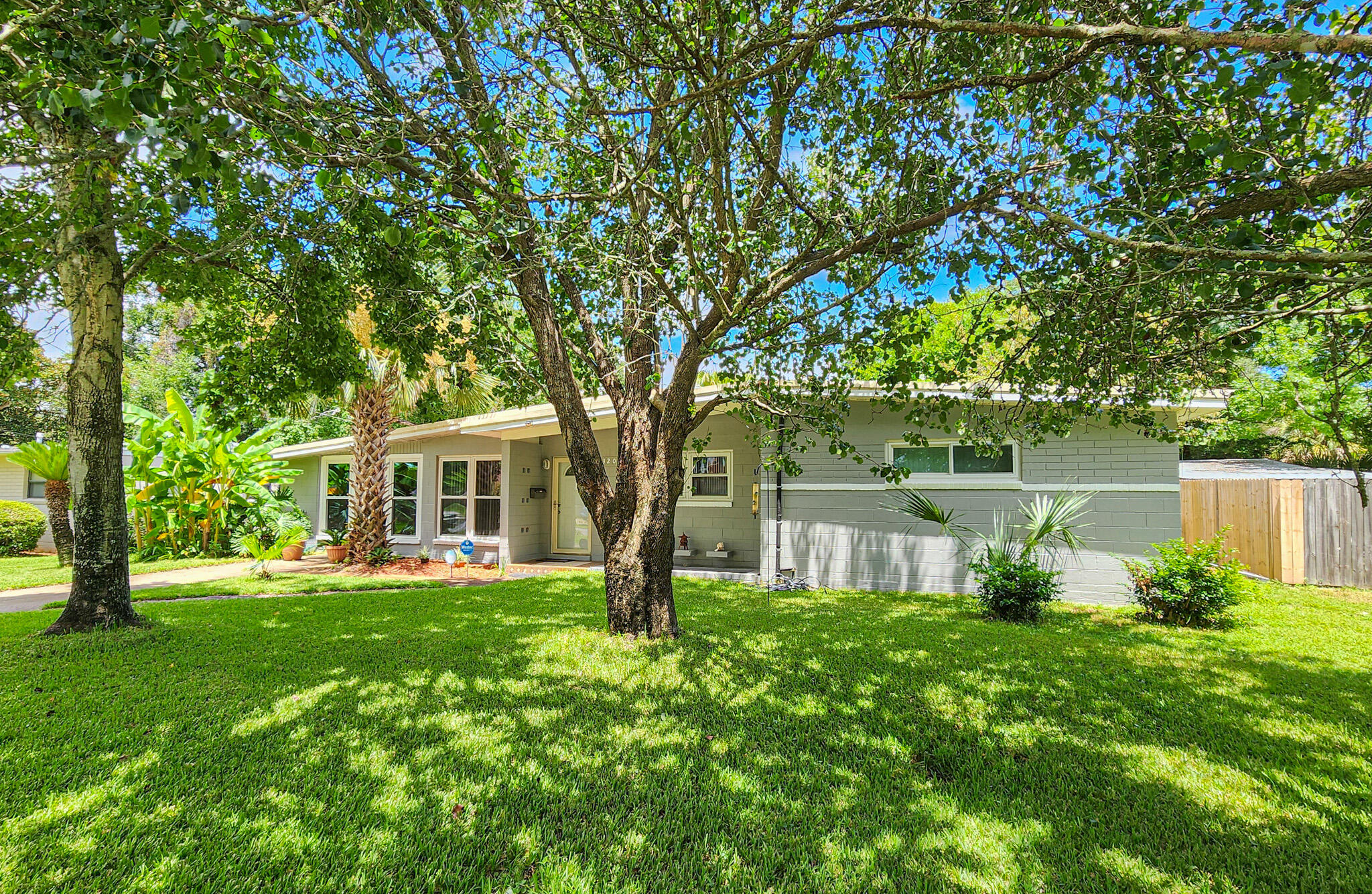 ELLIOTTS POINT 7TH ADDN - Residential