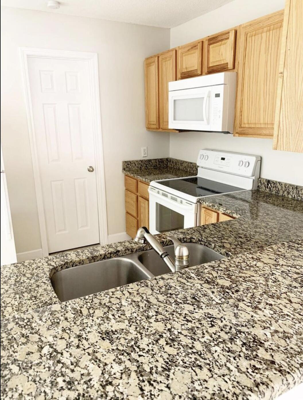 INDIAN HILLS - Residential Lease