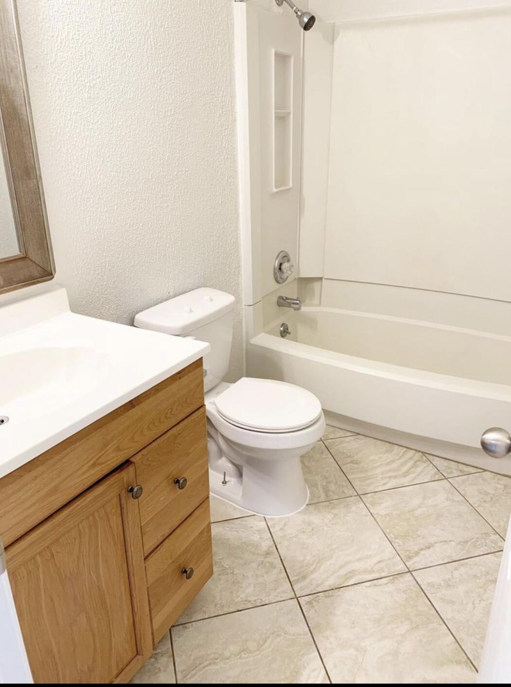 INDIAN HILLS - Residential Lease