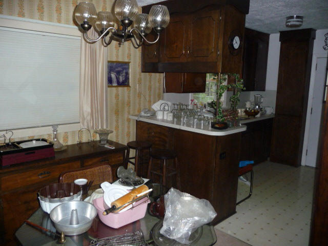 GREY MOSS POINT S/D LOT 6 BLK 6 - Residential