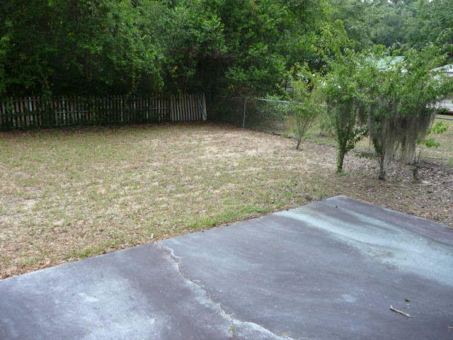 GREY MOSS POINT S/D LOT 6 BLK 6 - Residential