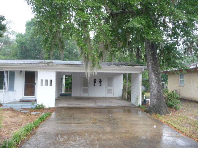 GREY MOSS POINT S/D LOT 6 BLK 6 - Residential