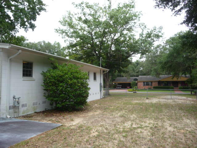 GREY MOSS POINT S/D LOT 6 BLK 6 - Residential