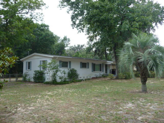 GREY MOSS POINT S/D LOT 6 BLK 6 - Residential