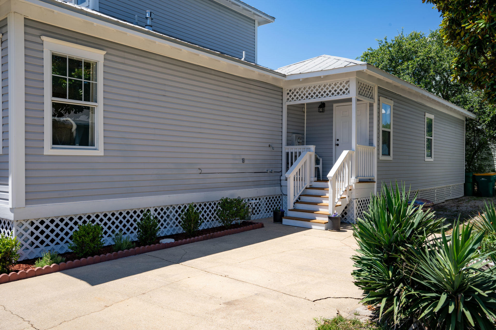 CRYSTAL BEACH - Residential