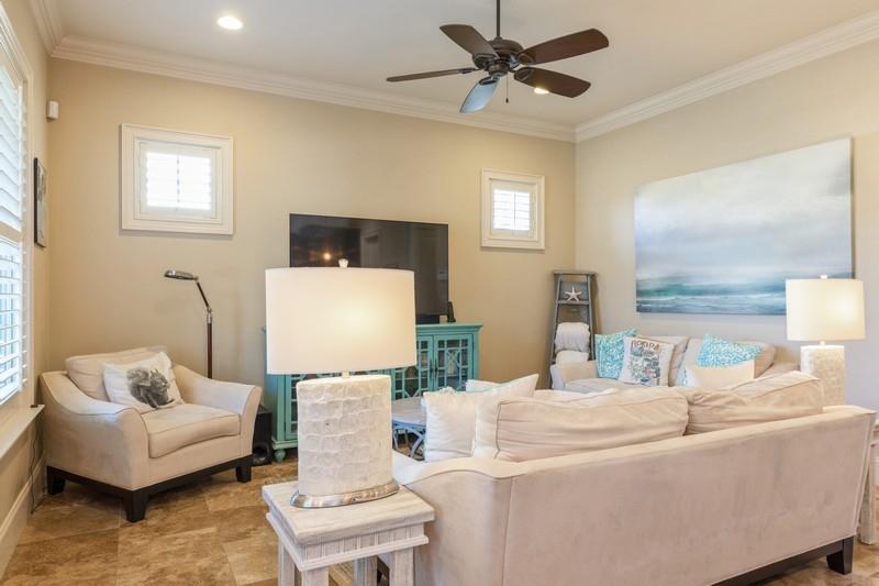 VILLA LAGO - Residential