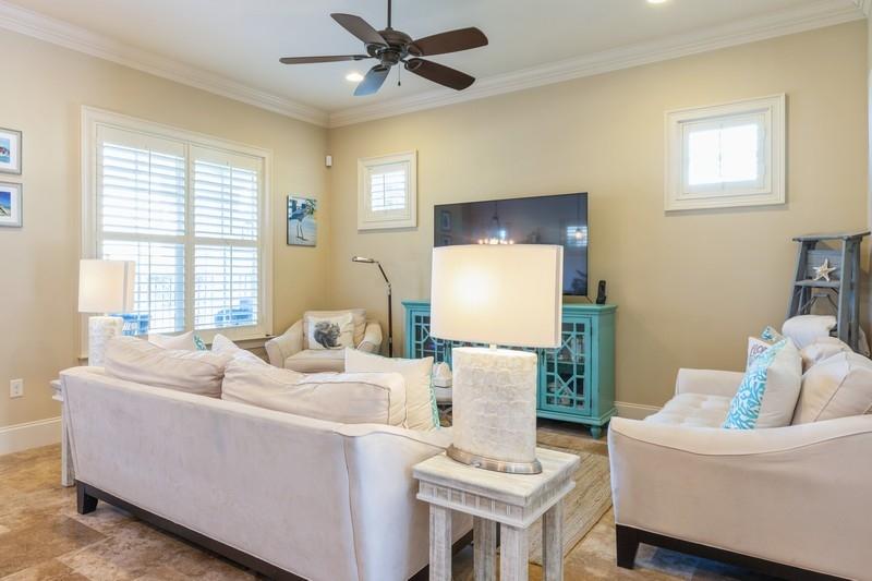 VILLA LAGO - Residential