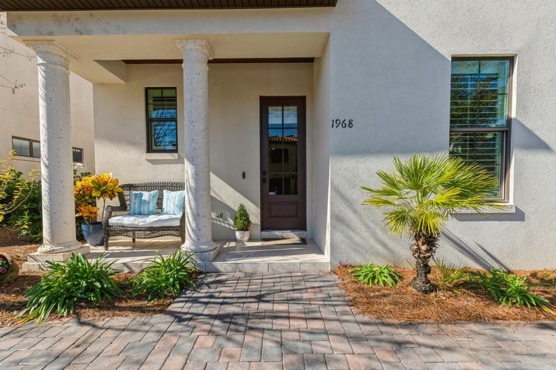 VILLA LAGO - Residential