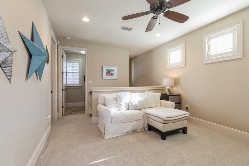 VILLA LAGO - Residential