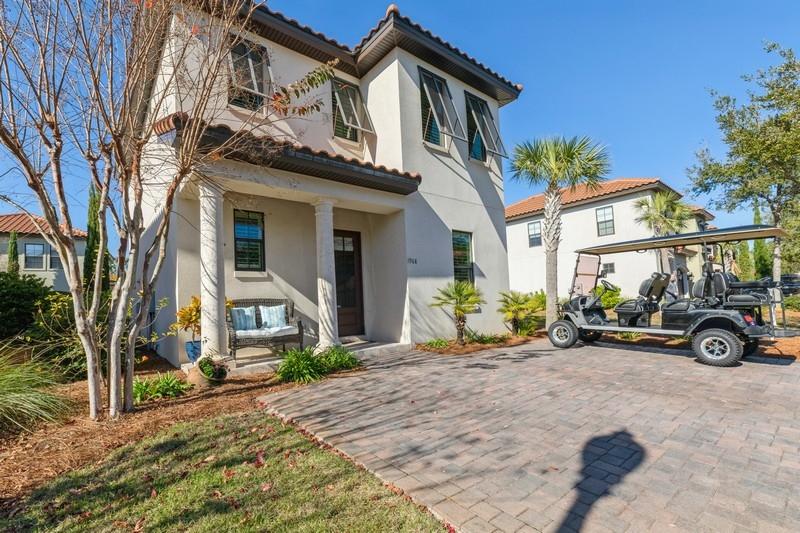 VILLA LAGO - Residential