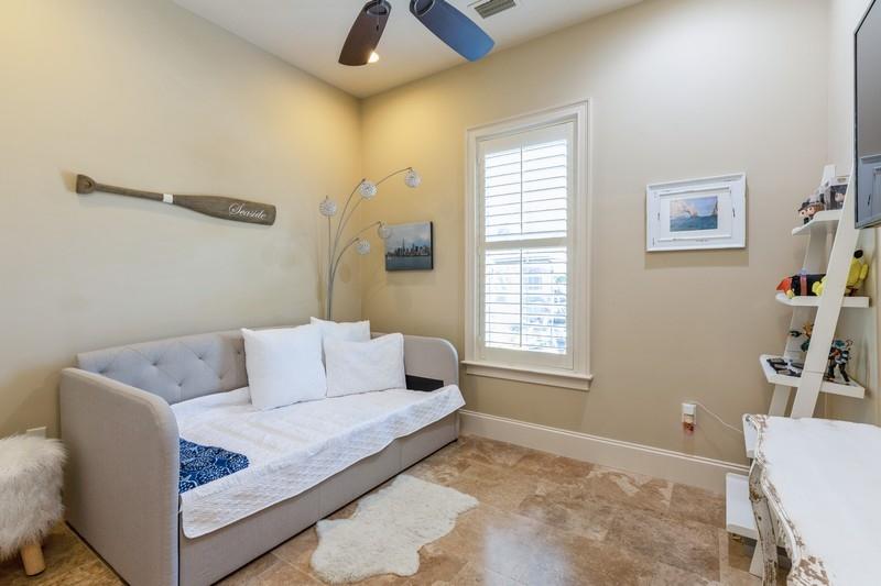 VILLA LAGO - Residential