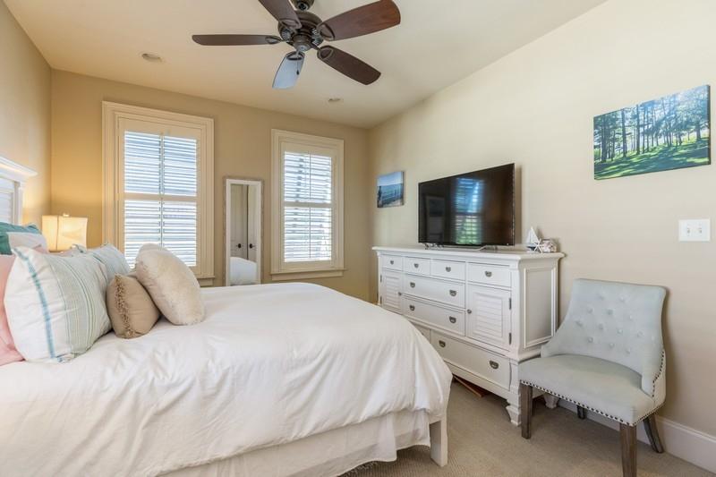 VILLA LAGO - Residential