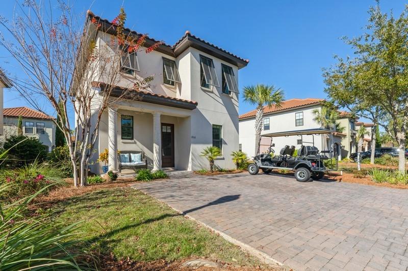 VILLA LAGO - Residential