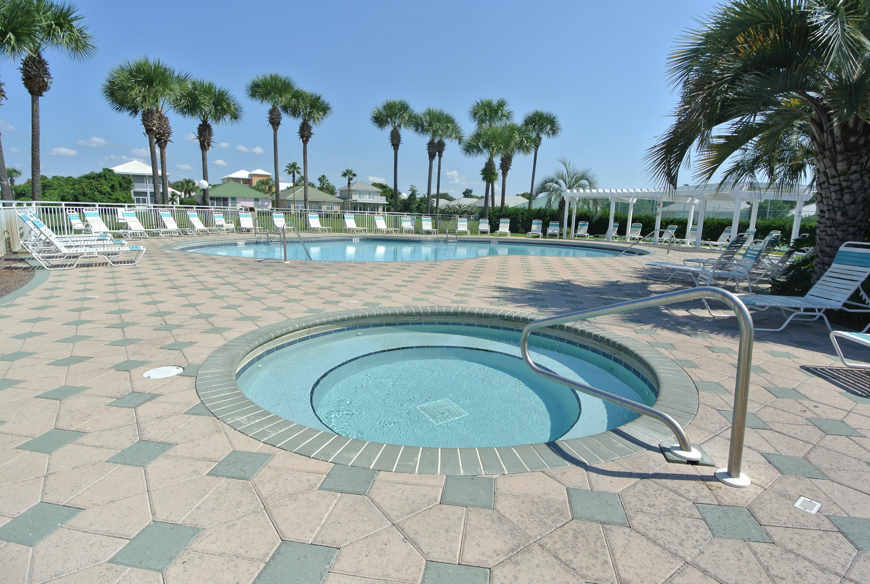 MARAVILLA COTTAGES - Residential