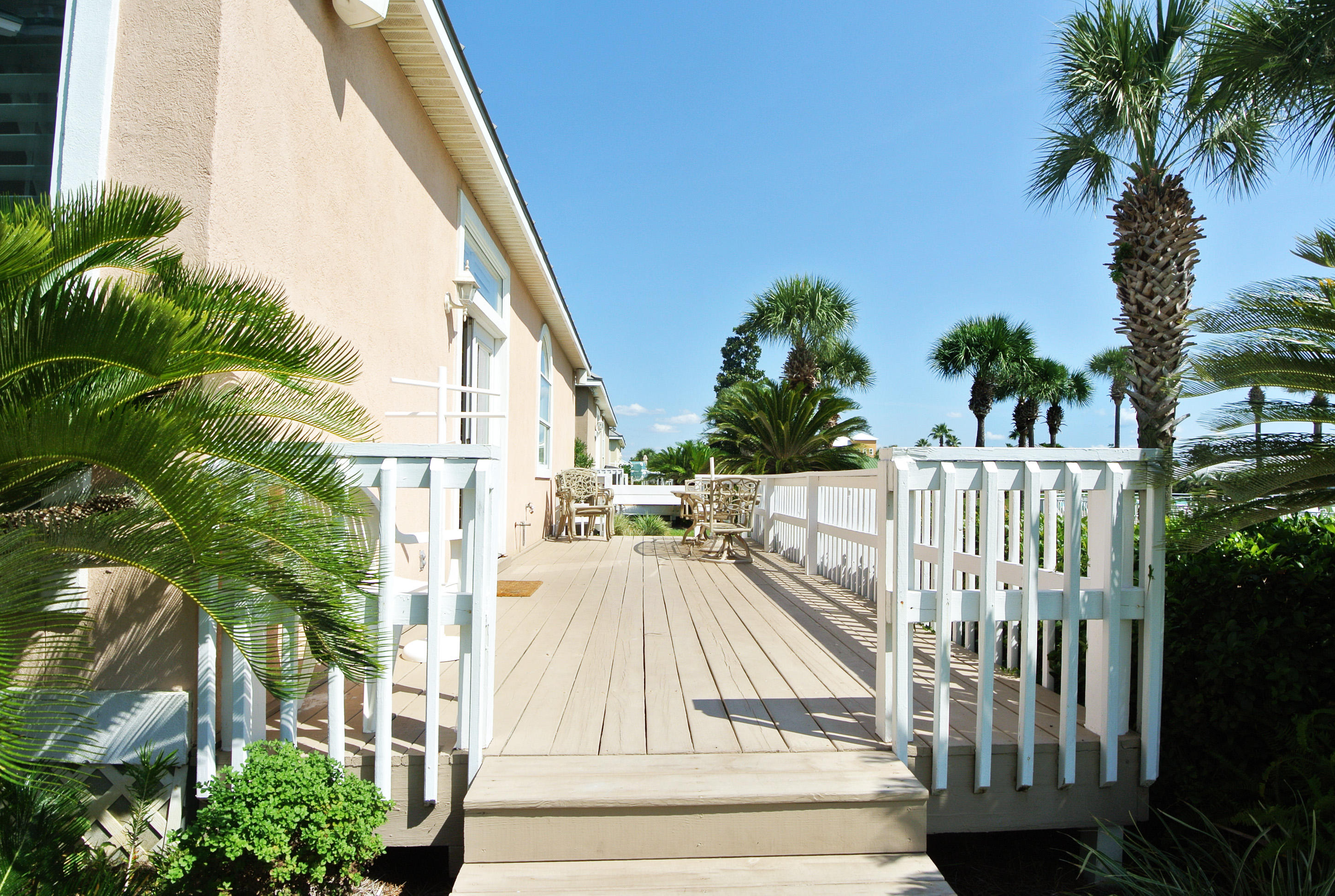 MARAVILLA COTTAGES - Residential