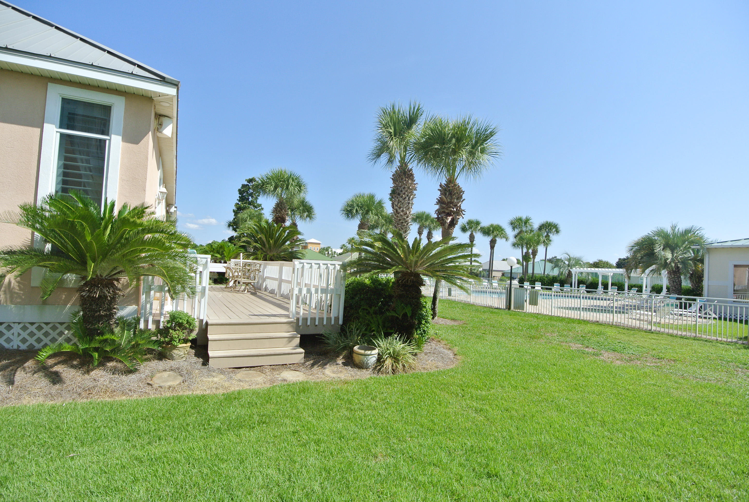 MARAVILLA COTTAGES - Residential