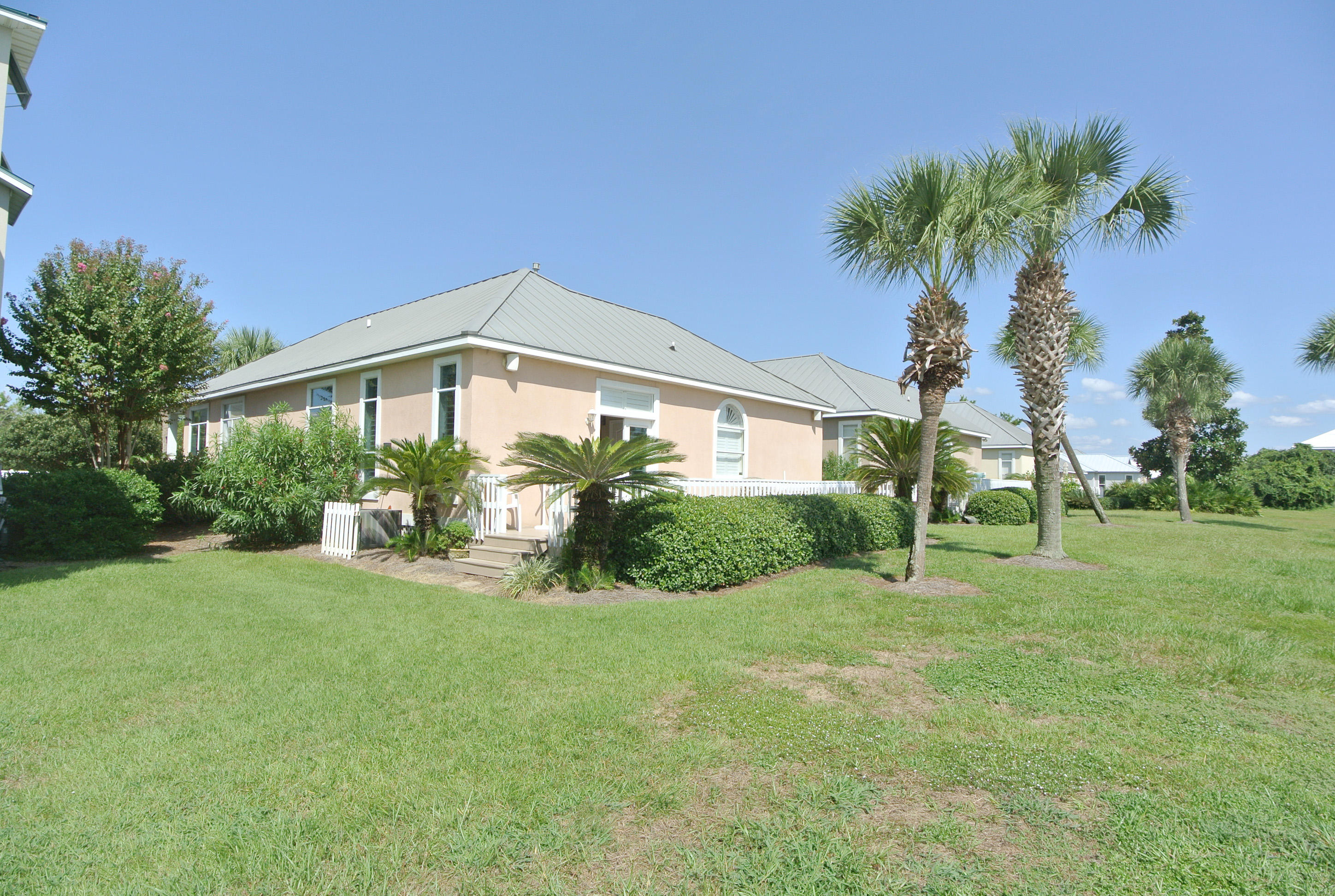 MARAVILLA COTTAGES - Residential