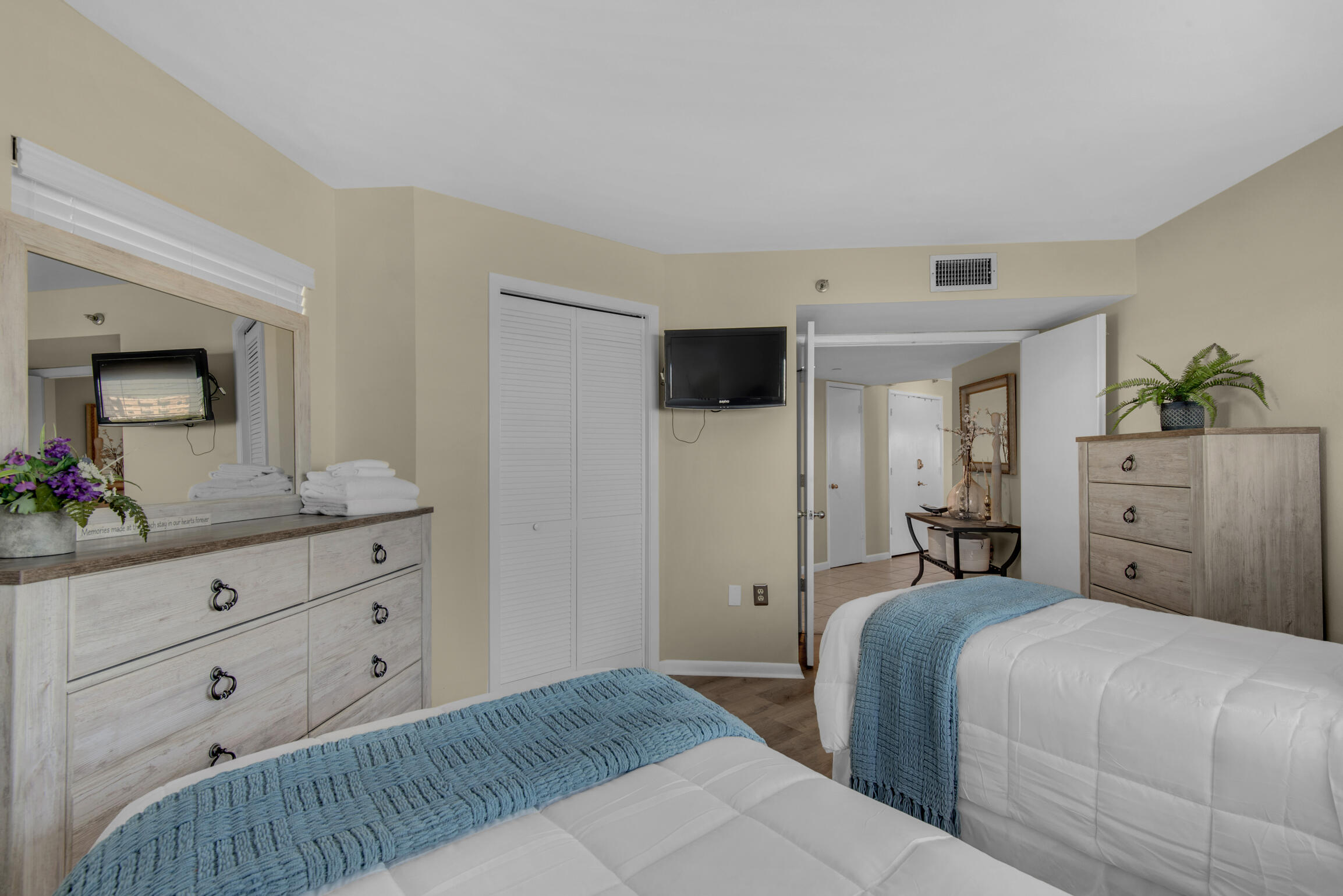INLET REEF CLUB CONDO - Residential