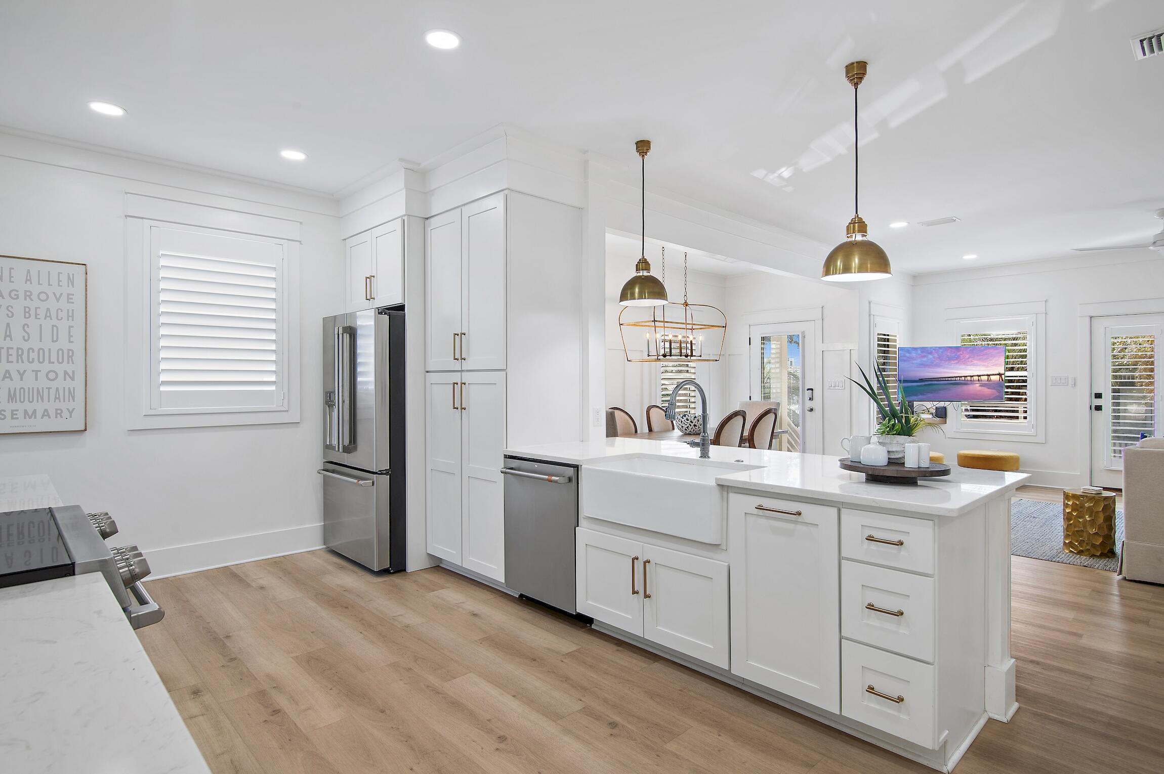 SUNRISE BEACH - Residential