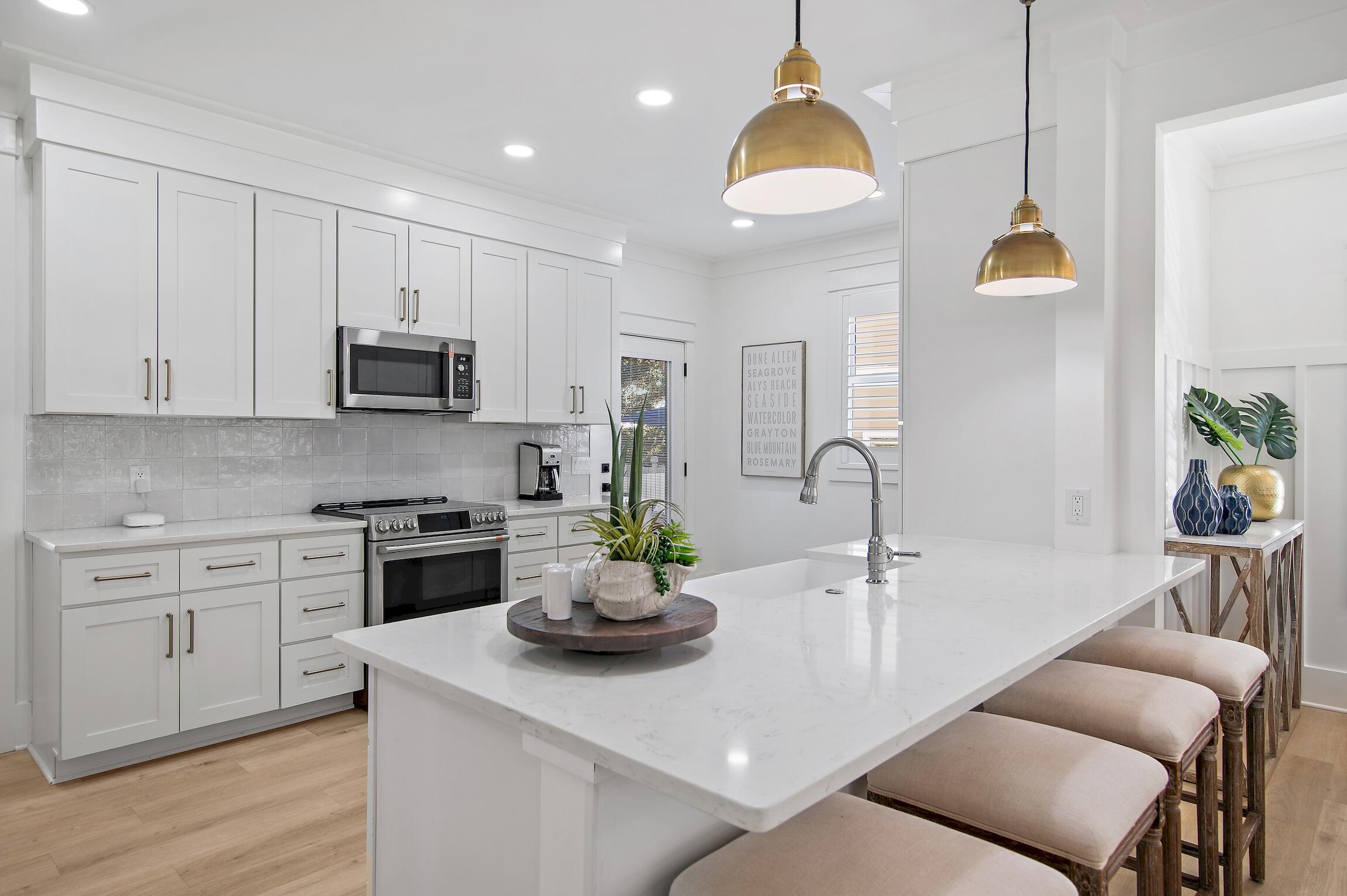 SUNRISE BEACH - Residential