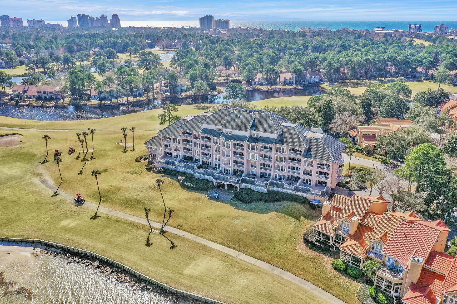 PLAYERS CLUB ON THE BAY at Sandestin - Residential