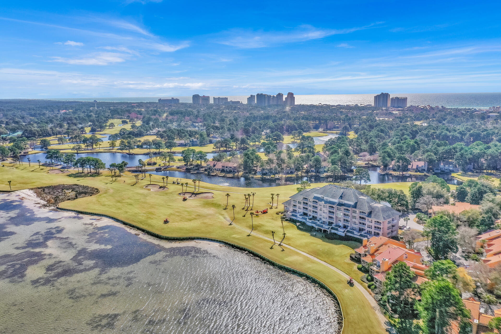 PLAYERS CLUB ON THE BAY at Sandestin - Residential