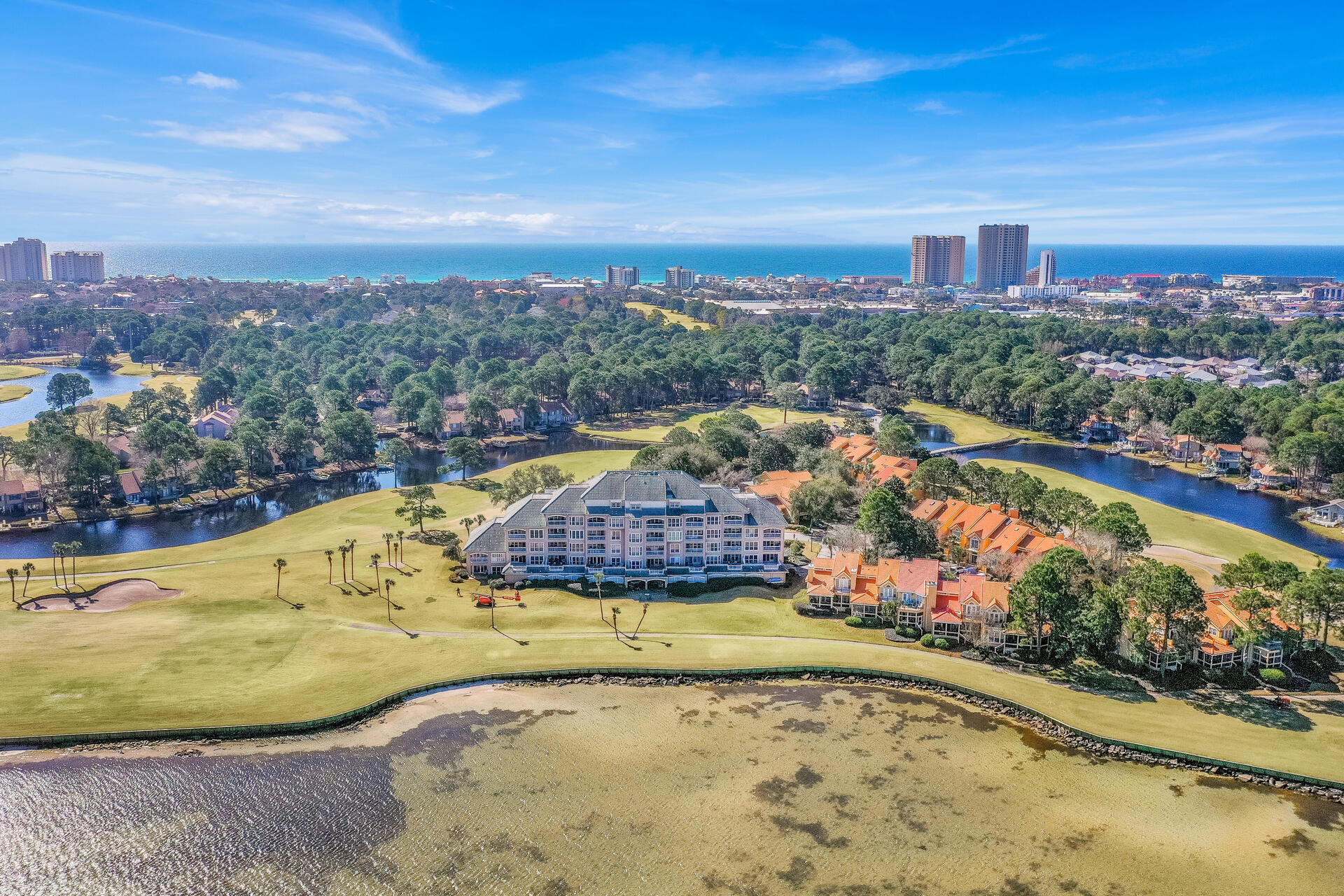 PLAYERS CLUB ON THE BAY at Sandestin - Residential