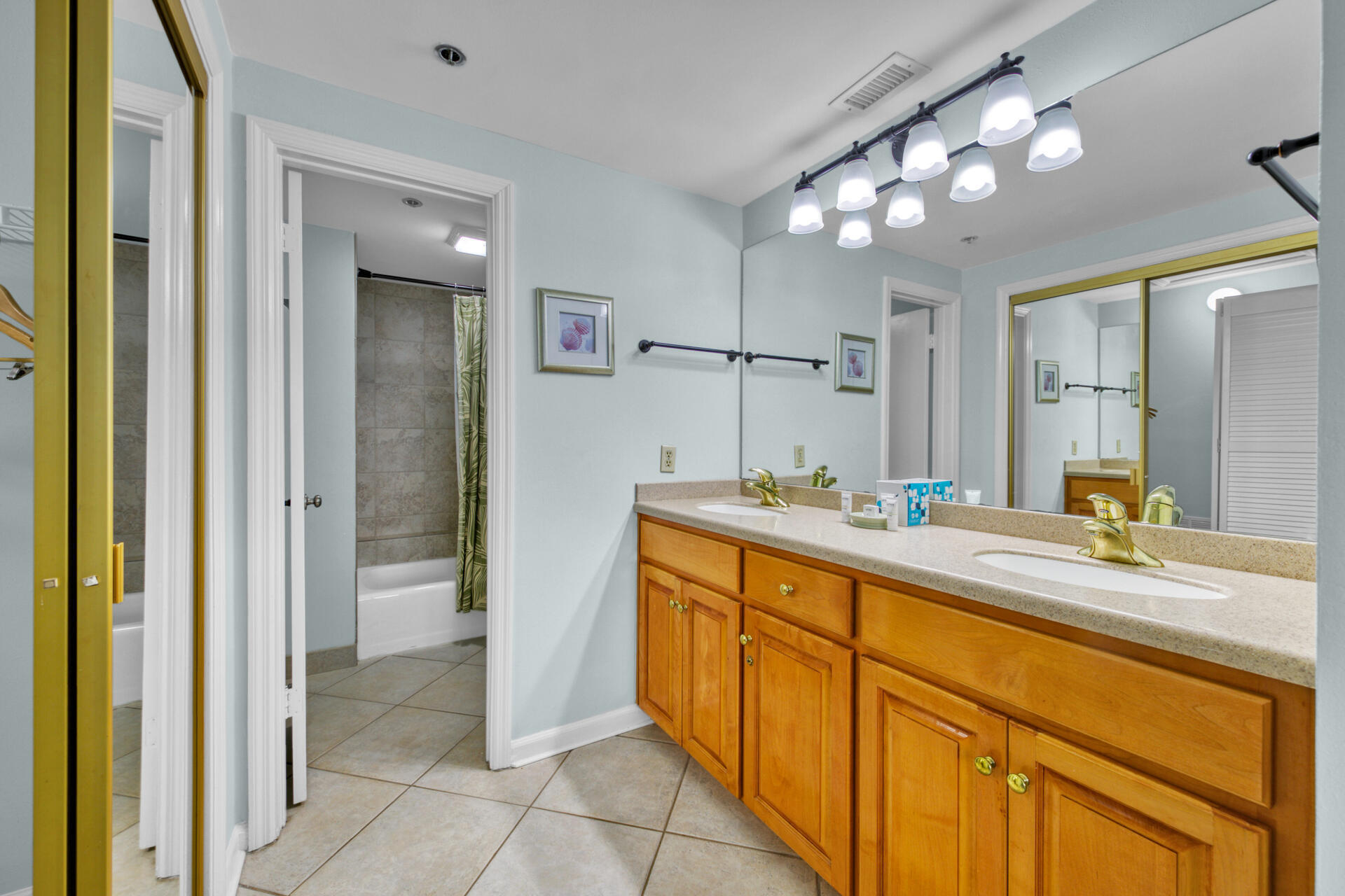 PLAYERS CLUB ON THE BAY at Sandestin - Residential