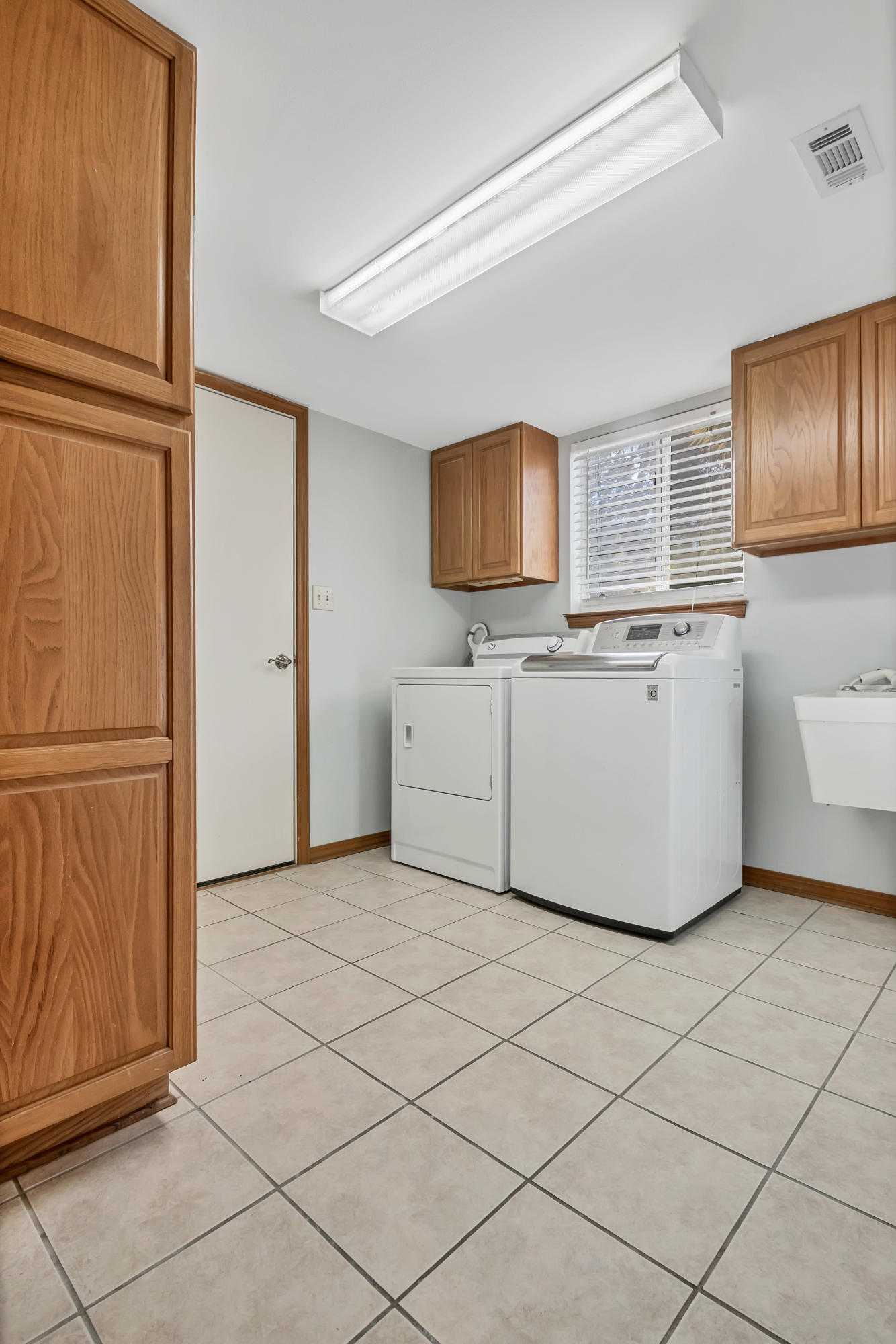 PARKWOOD ESTATES PH 2 BLUEWATER BAY - Residential