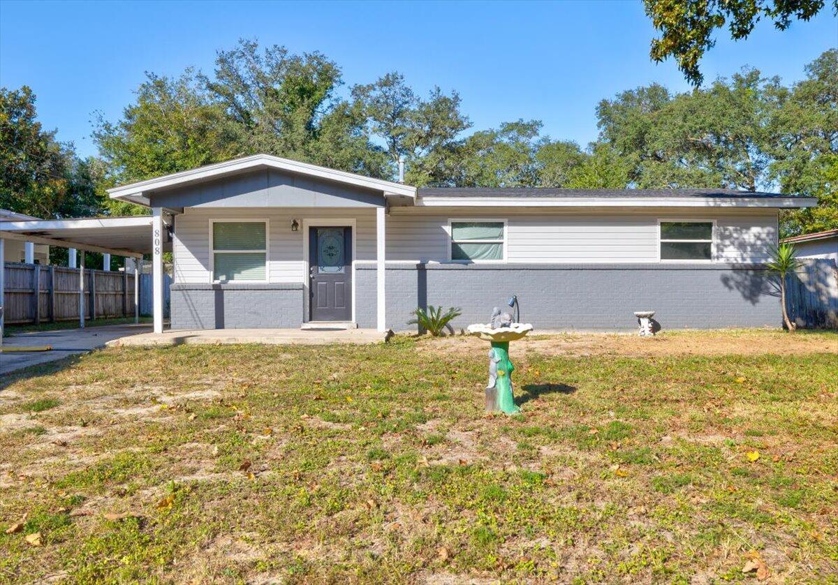 You don't want to miss out on this beautiful 3 Bedroom 1 Bathroom starter home or rental property. Property is in the heart of Fort Walton Beach only a few minutes from shops, restaurants, coffee shops, post office, schools, and the beach. Schedule your showing today! Seller did some upgrades to the home such as new bathroom vanity, new floors, carpet, refinished the kitchen counter tops etc.. COME SEE IT Today. Oh yeah and the roof is only a little over a year old.