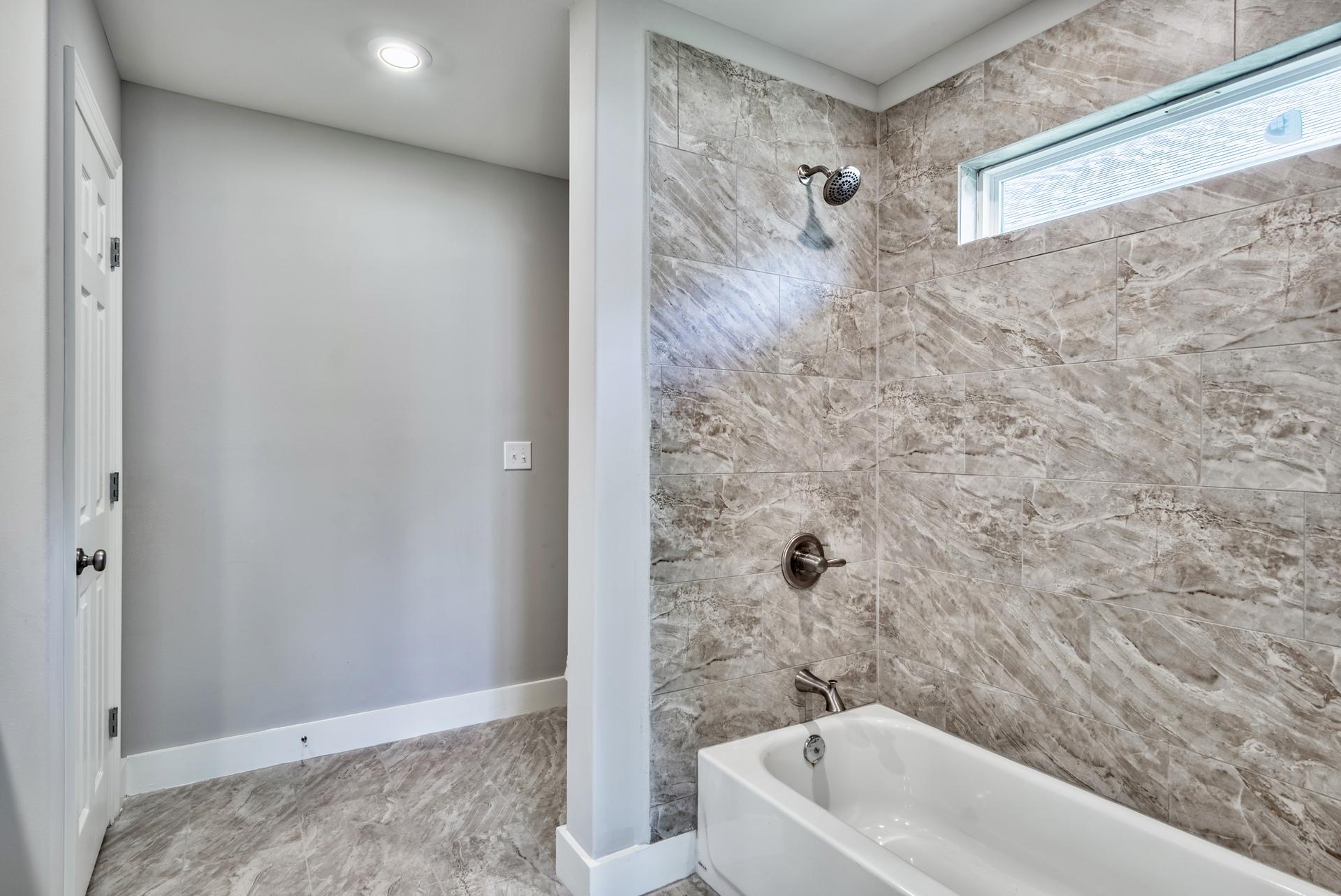 CRESCENT SHORES - Residential